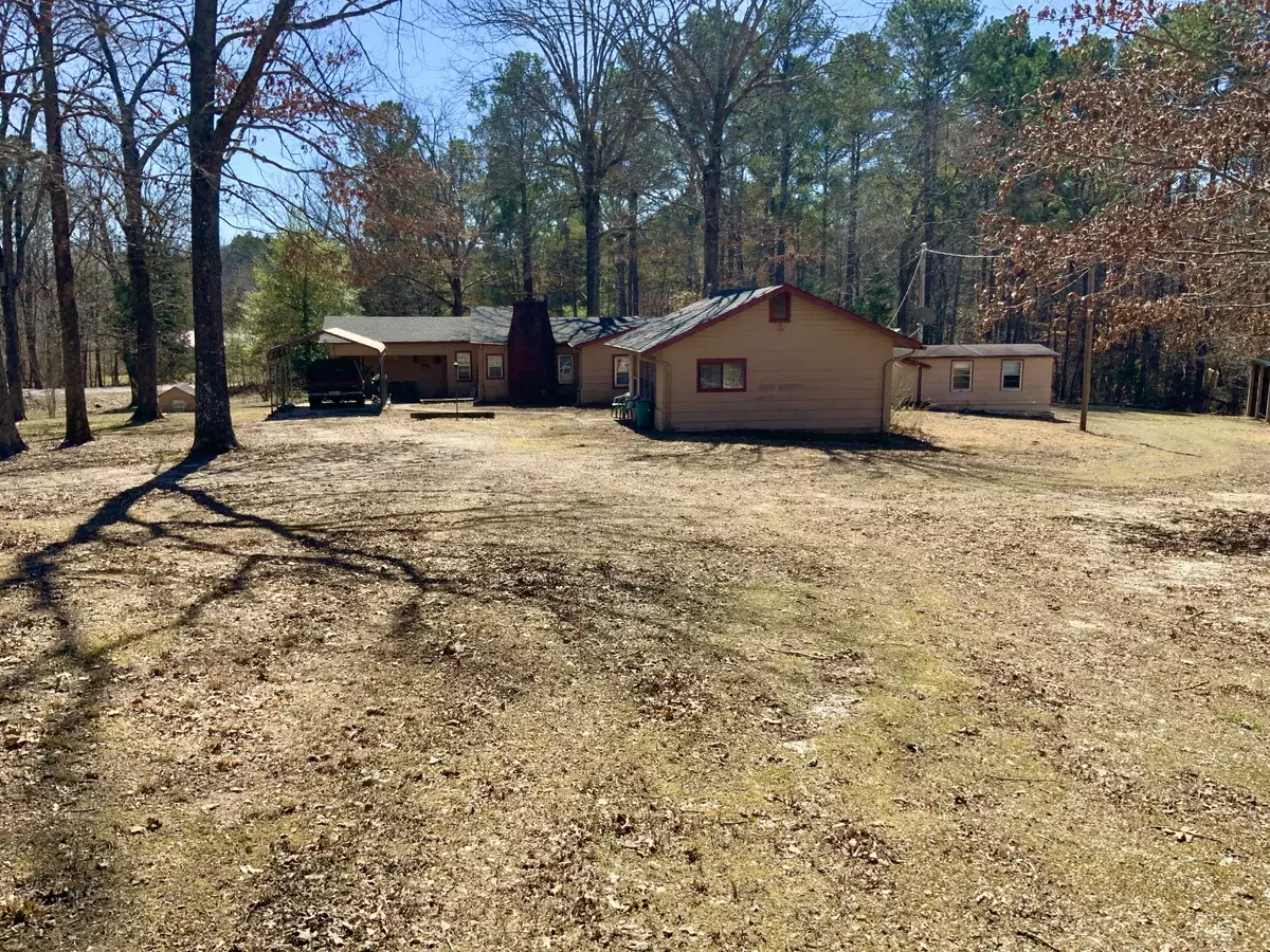 Big Sandy, TN 38221,7905 Lick Creek Rd