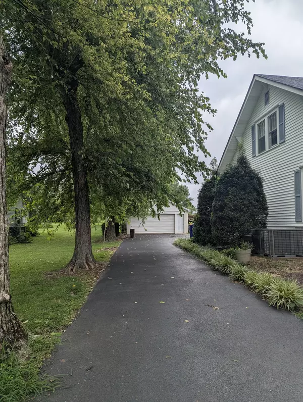 Adairville, KY 42202,130 Fugate Ave #E