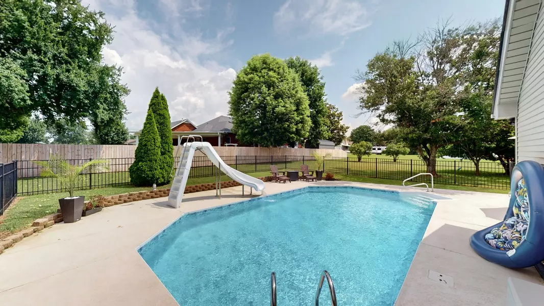 508 Redstone Dr, Gallatin, TN 37066