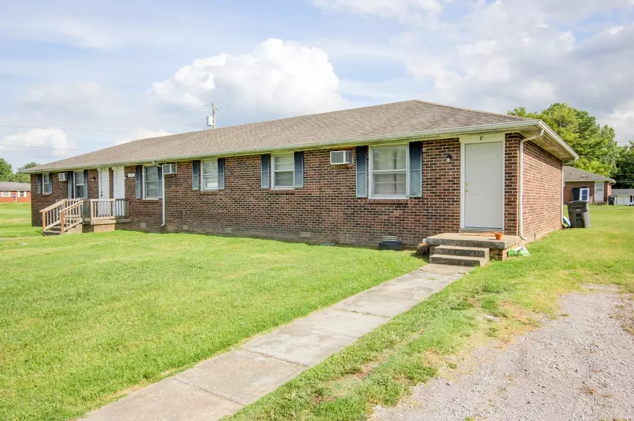 120 Tandy Dr #B, Clarksville, TN 37042