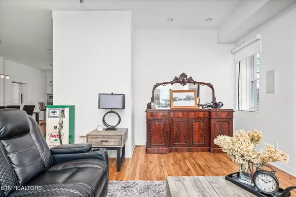 Crossville, TN 38555,31 W Fifth St