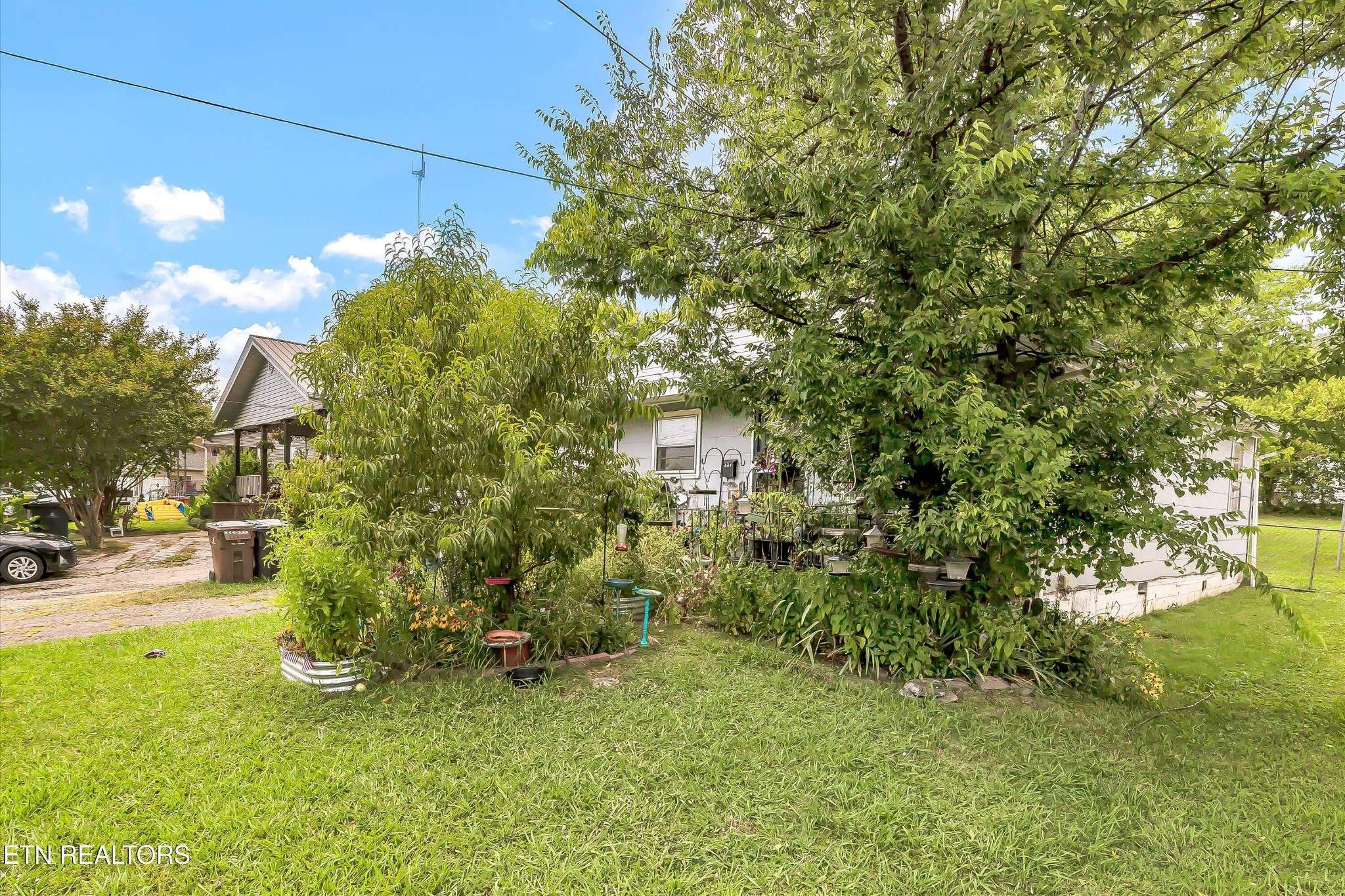 Knoxville, TN 37917,327 Atlantic Ave