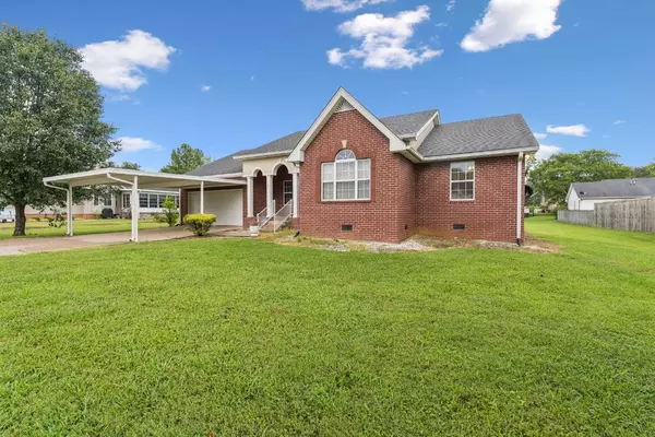 1011 Shirley Dr, Lebanon, TN 37087