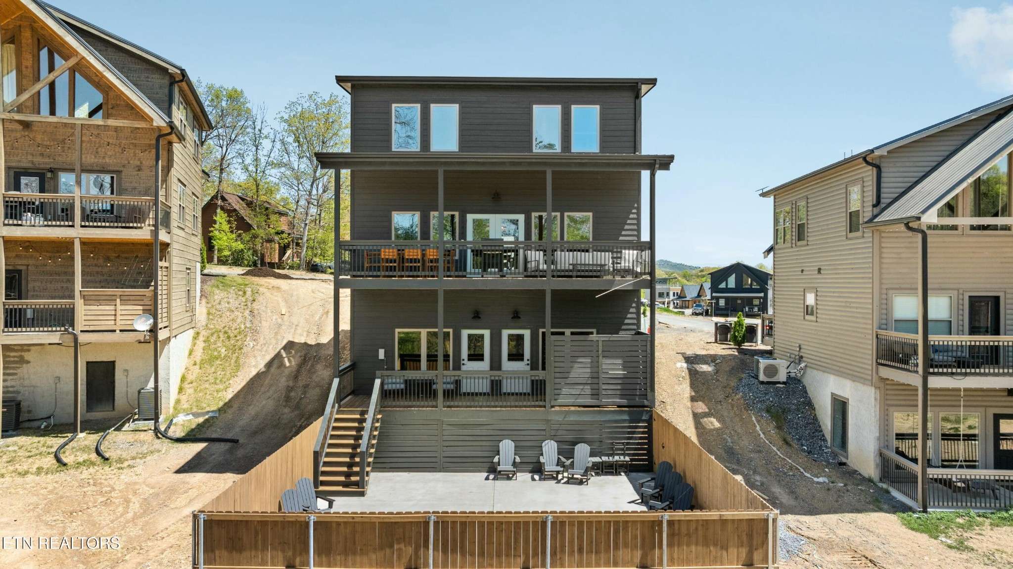 Pigeon Forge, TN 37863,402 Hatchet Way