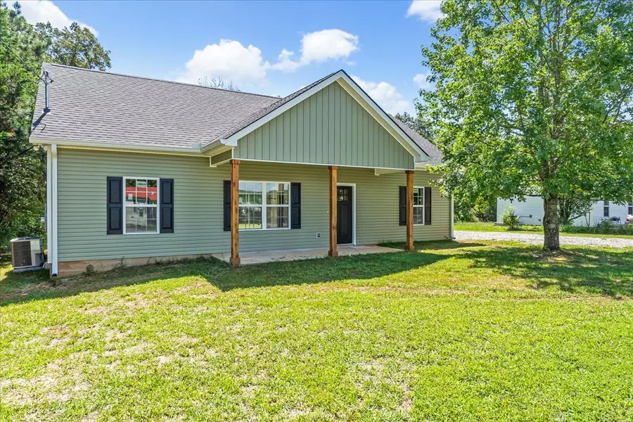 735 A St, Hillsboro, TN 37342