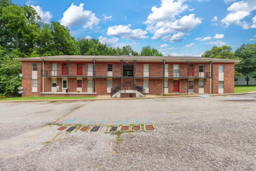 1002 Hillcrest Ave, Dyersburg, TN 38024
