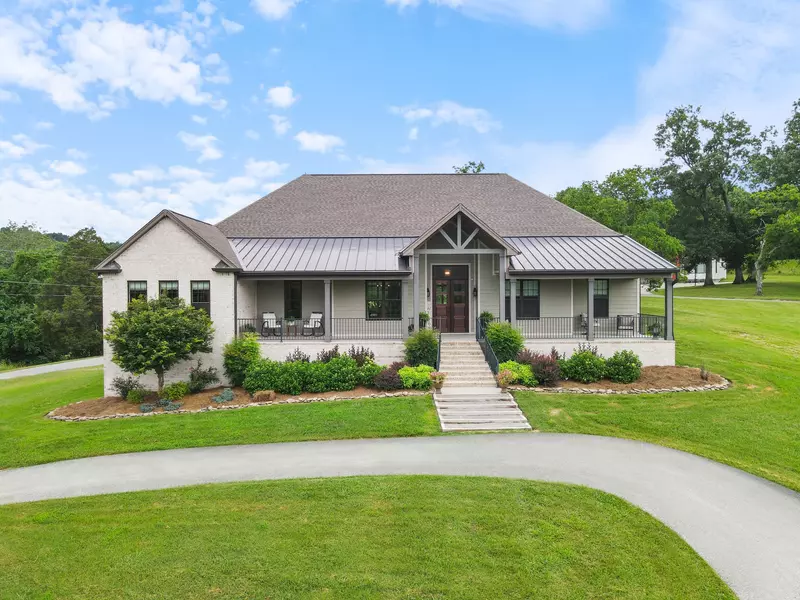 1135D Center Point Rd, Hendersonville, TN 37075