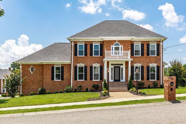 104 Governors Point Blvd, Hendersonville, TN 37075