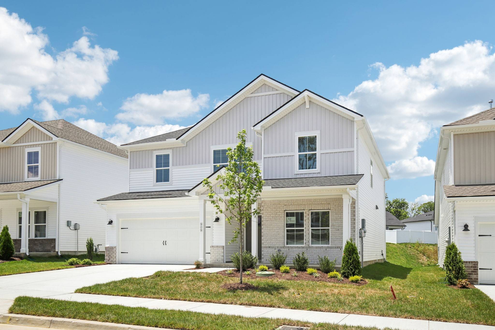 Antioch, TN 37013,909 Calvin Ct