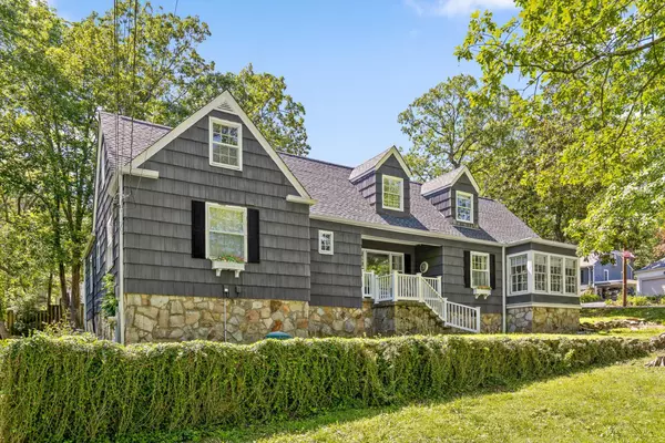 1300 Elfin Rd, Lookout Mountain, GA 30750