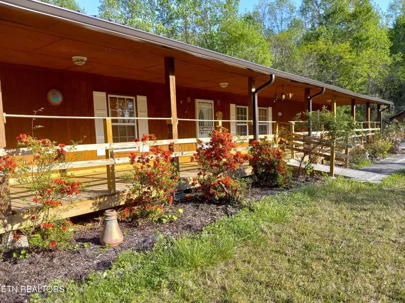 125 Elliott St, Harriman, TN 37748