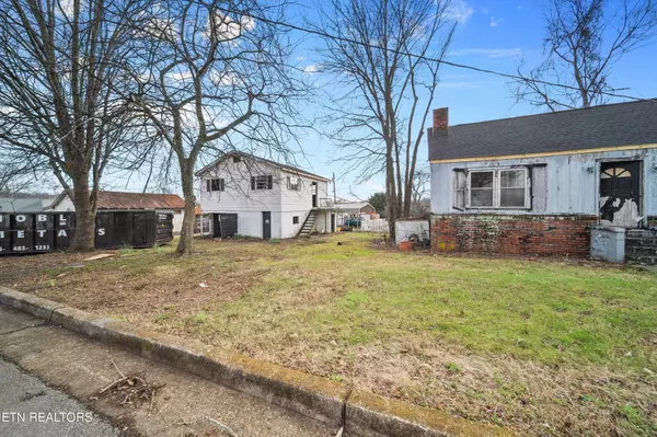 Lenoir City, TN 37771,910 E 2nd Ave