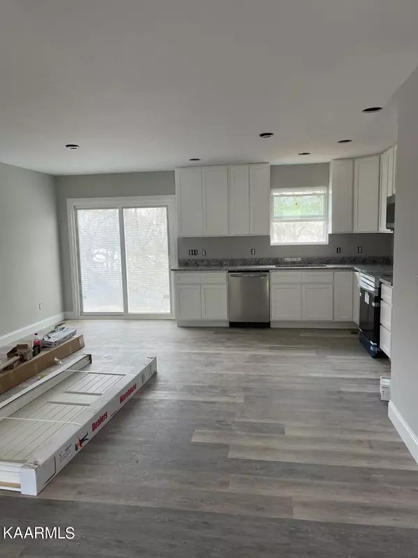 Clinton, TN 37716,723 Ridgeview Drive