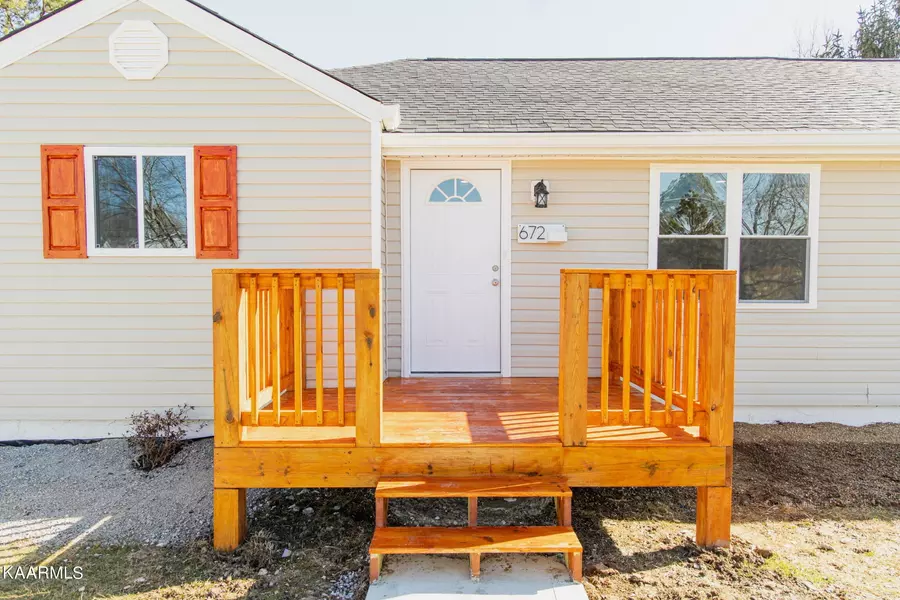 672 Swan Pond Circle Rd, Harriman, TN 37748