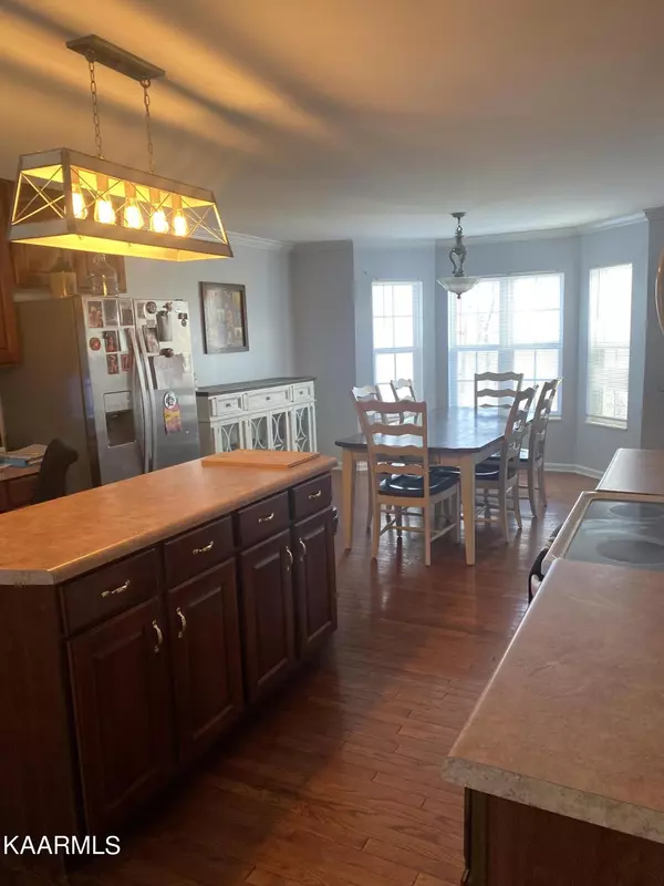 Clinton, TN 37716,140 Hendren Lane