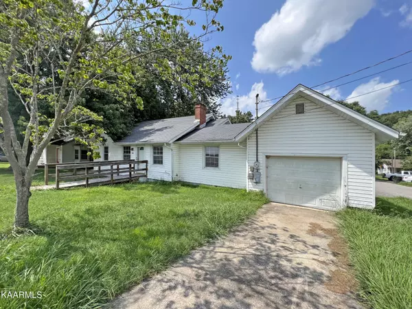 204 Nichols St, Sevierville, TN 37862
