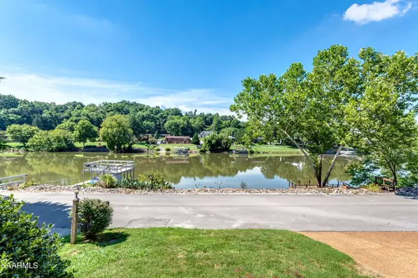 Knoxville, TN 37914,4817 River Place Drive