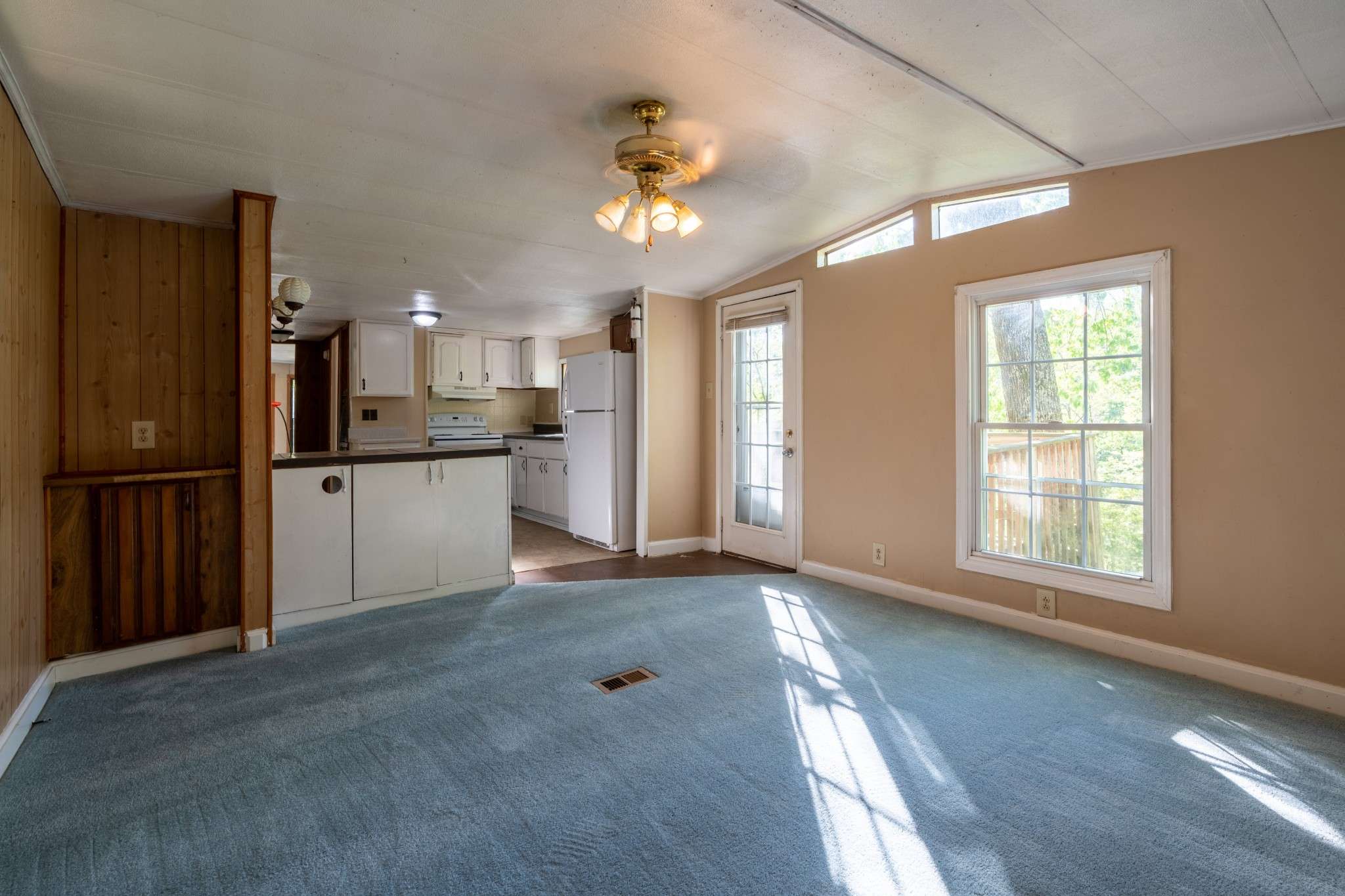 Cunningham, TN 37052,4301 Budds Creek Rd