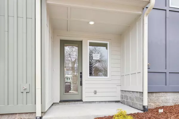 Nashville, TN 37206,912 Smiley St