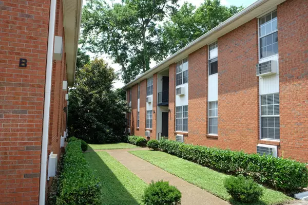 2530 Sharondale Dr #B7, Nashville, TN 37215