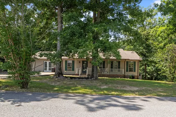 Tennessee Ridge, TN 37178,169 Oak Crest Dr