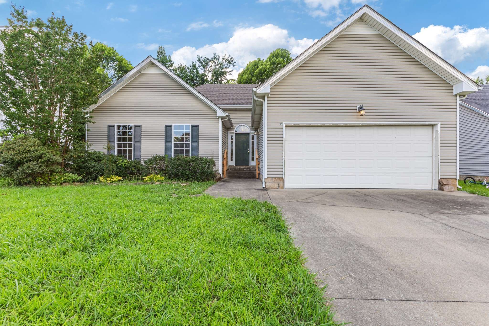 1409 Mutual Dr, Clarksville, TN 37042