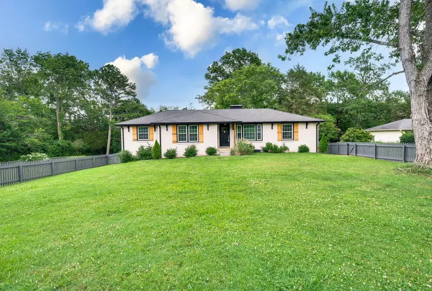 882 Rodney Dr, Nashville, TN 37205