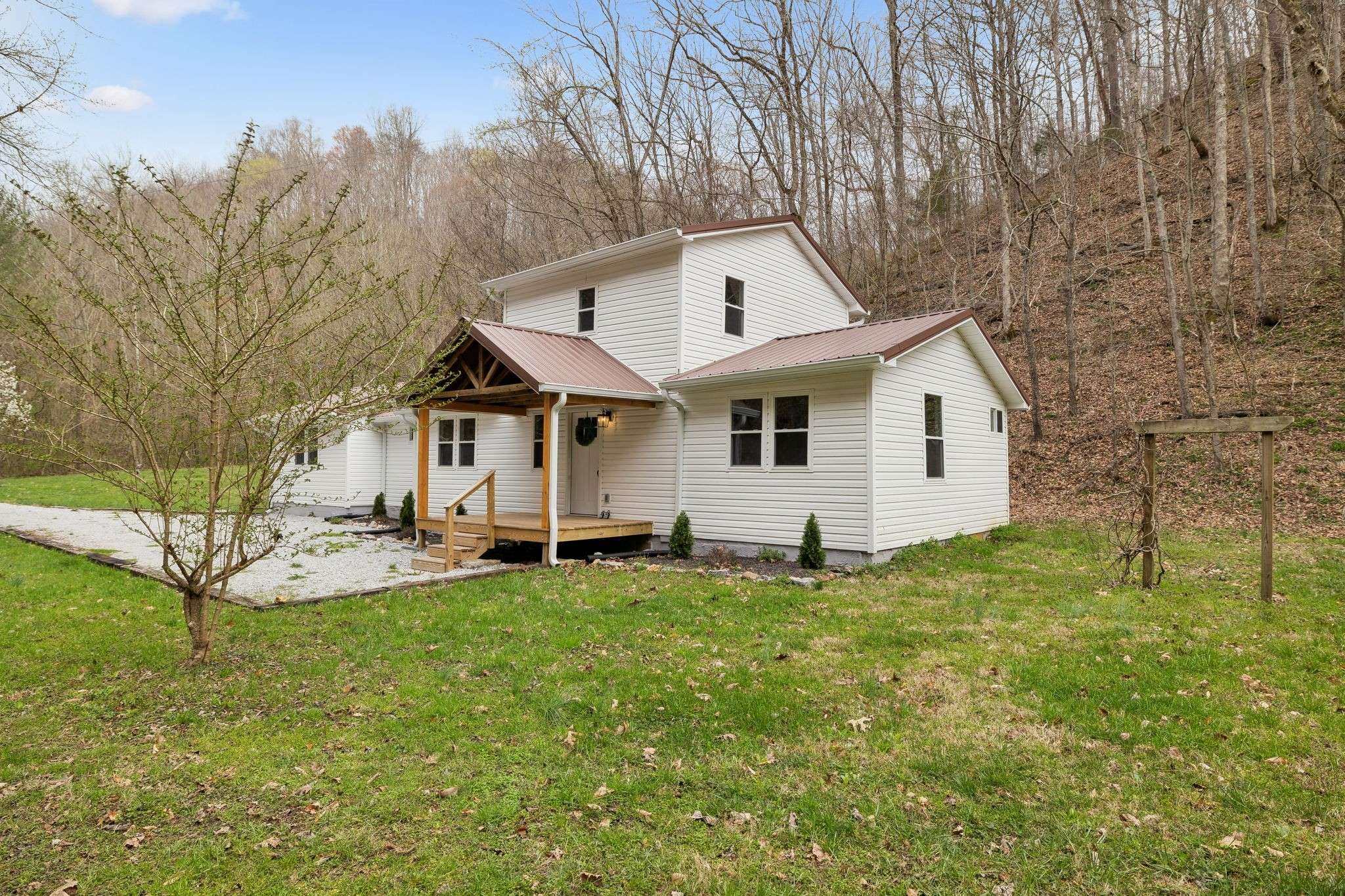 1069 Pleasant Shade Hwy, Pleasant Shade, TN 37145