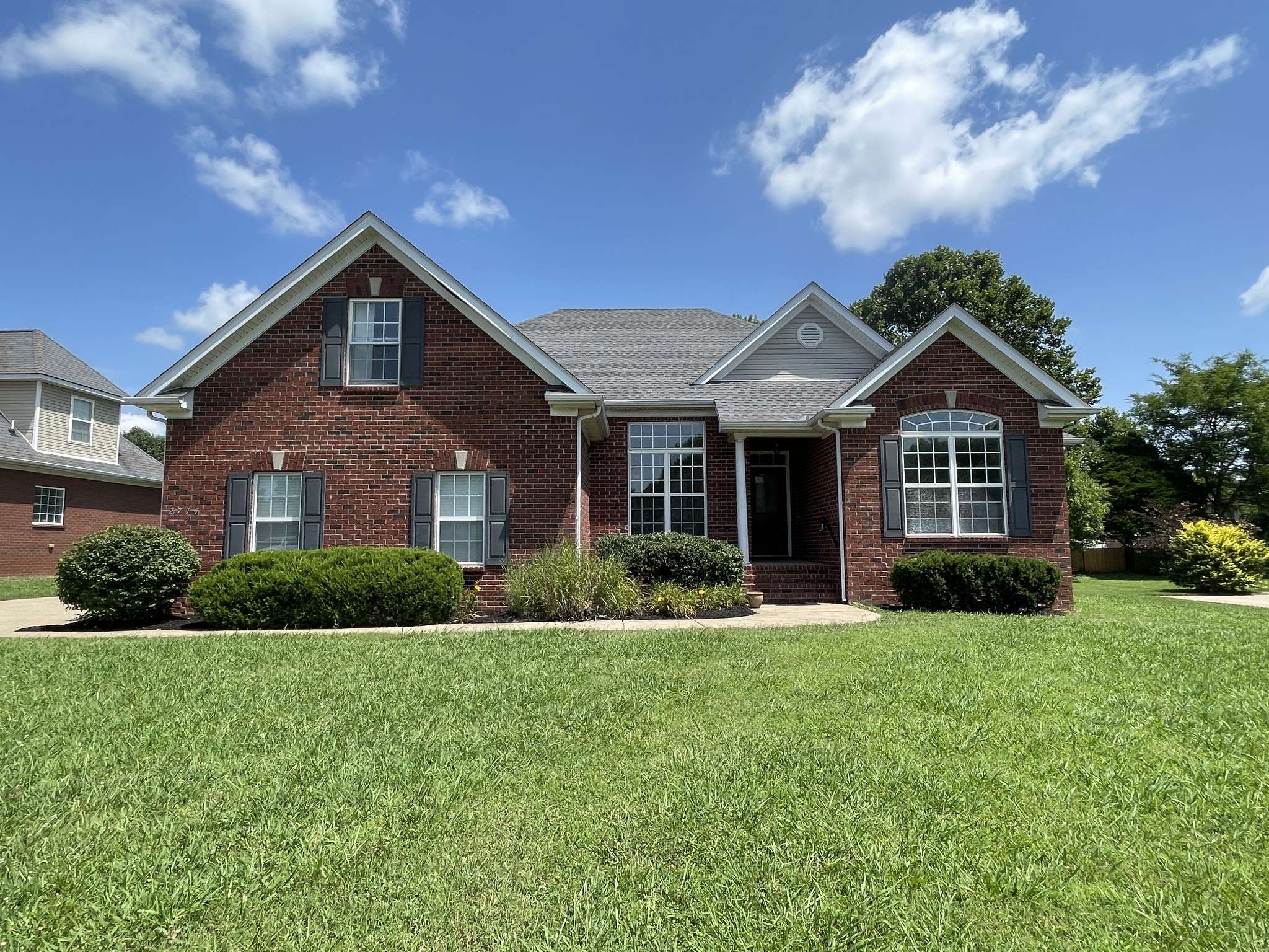 2714 Maylon Dr, Murfreesboro, TN 37128