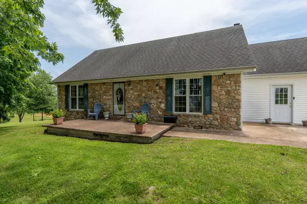 103 Daniel Cir, Collinwood, TN 38450