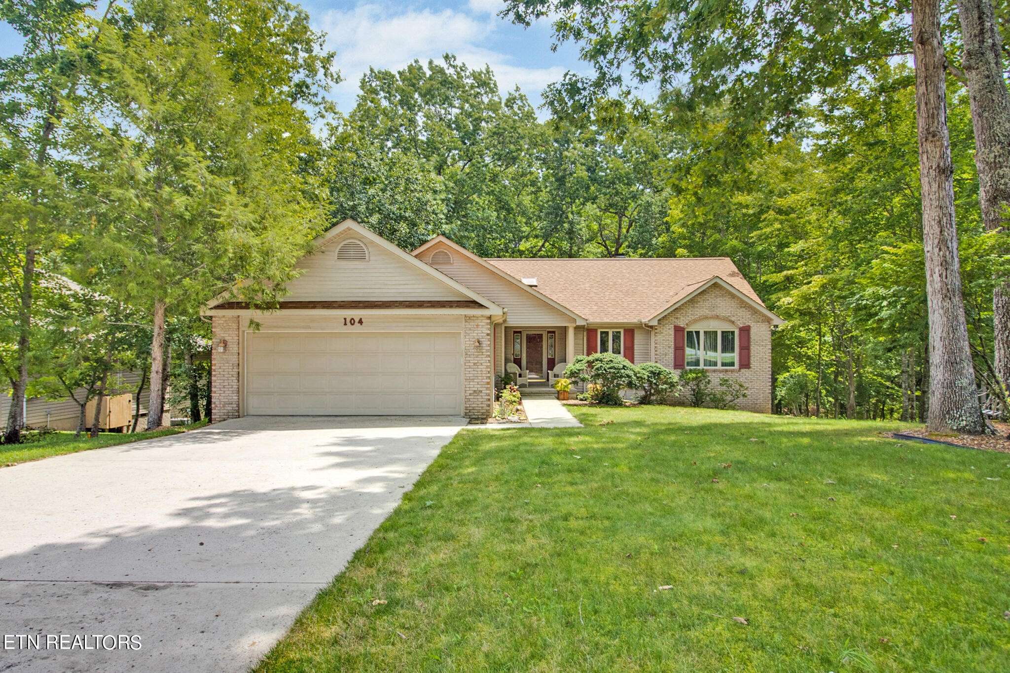 104 Lechmere Drive, Crossville, TN 38558
