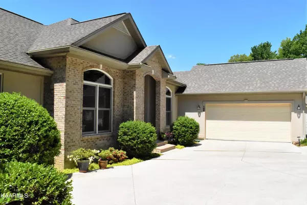 Crossville, TN 38558,102 Chatham Lane