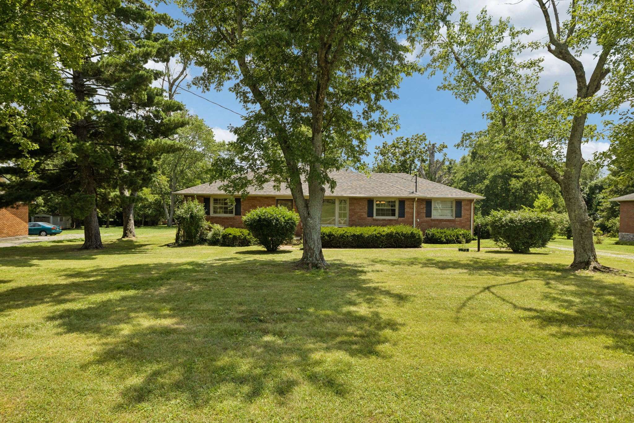 Madison, TN 37115,812 E Campbell Rd
