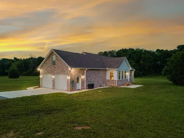 Eagleville, TN 37060,5283 Eagleville Pike