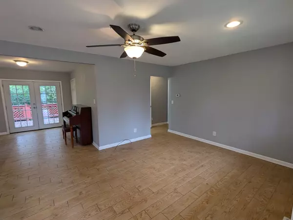 Nashville, TN 37216,988 Dozier Pl