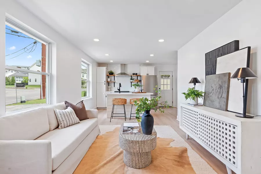 2058 Oakwood Ave, Nashville, TN 37207