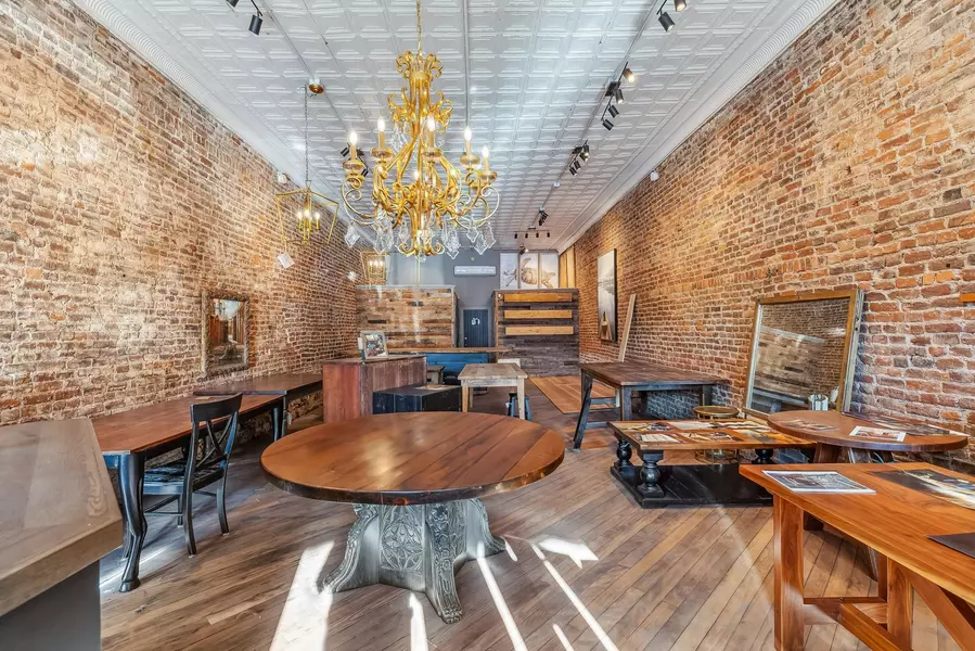 211 N 1st St, Pulaski, TN 38478