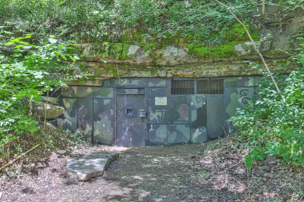 Shelbyville, TN 37160,0 Cavern Bunker