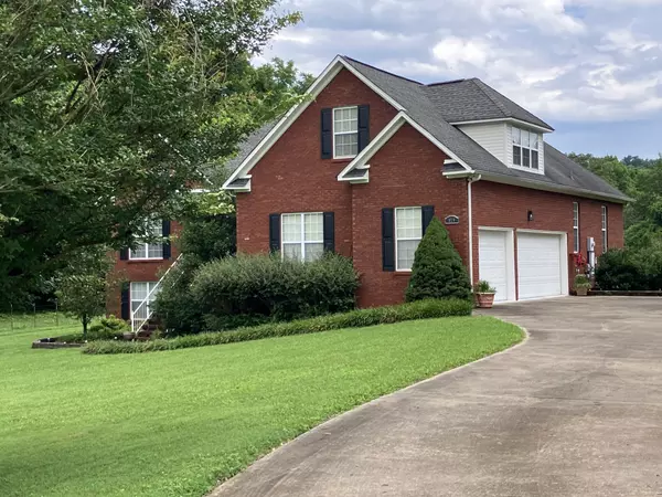 Columbia, TN 38401,979 Rip Steele Rd