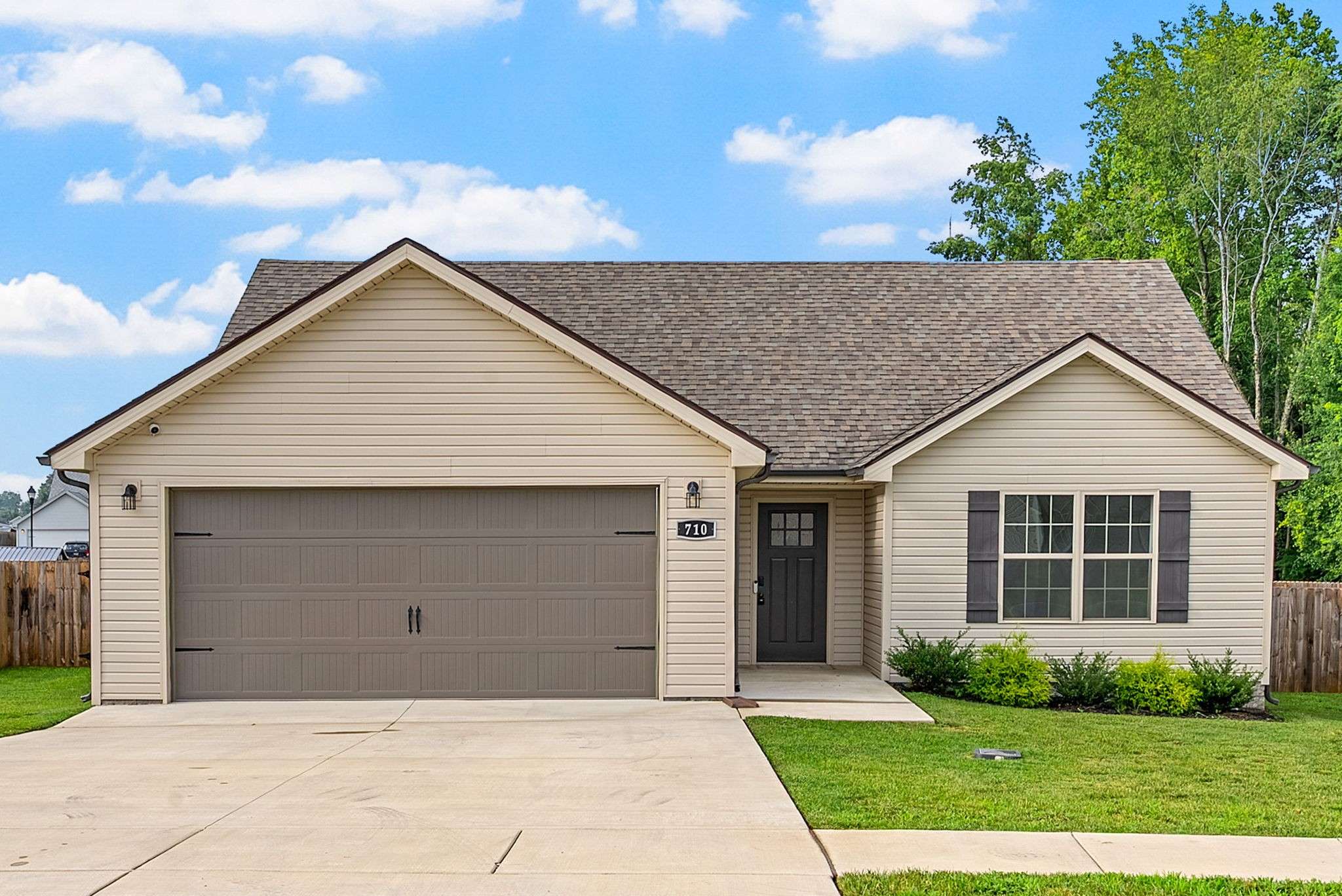 710 Gleason Dr, Clarksville, TN 37042