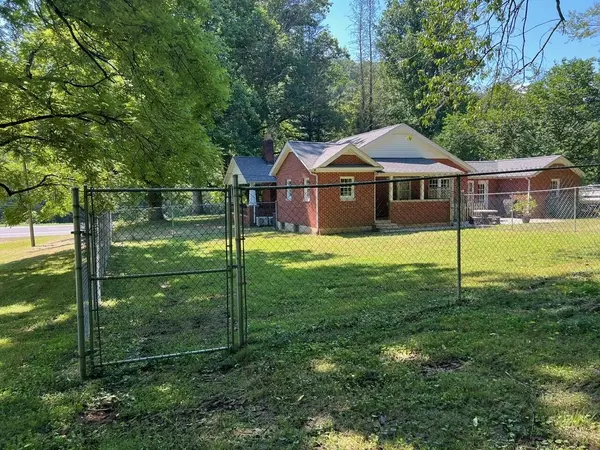 Gainesboro, TN 38562,1121 S Grundy Quarles HWY
