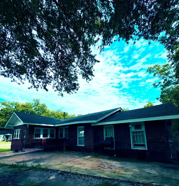 Trenton, TN 38382,711 S Lexington St