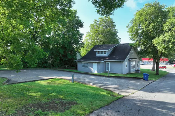 Gallatin, TN 37066,612 Hartsville Pike