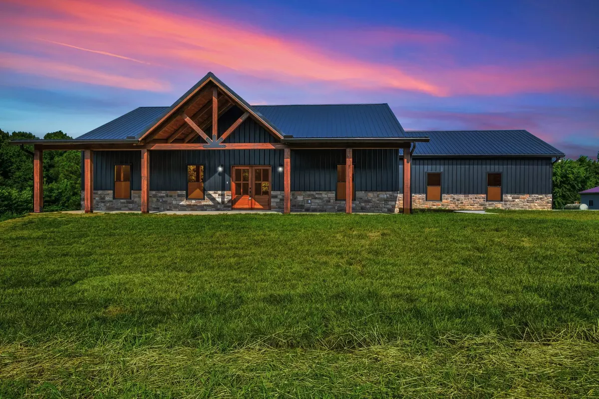 Cedar Hill, TN 37032,5050 Richards Rd