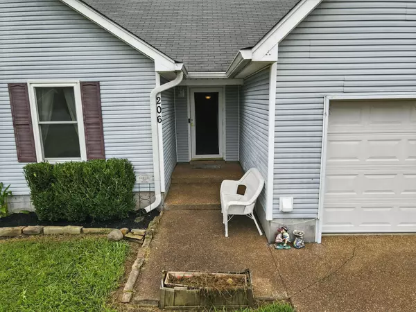 Columbia, TN 38401,206 Cross Valley Dr