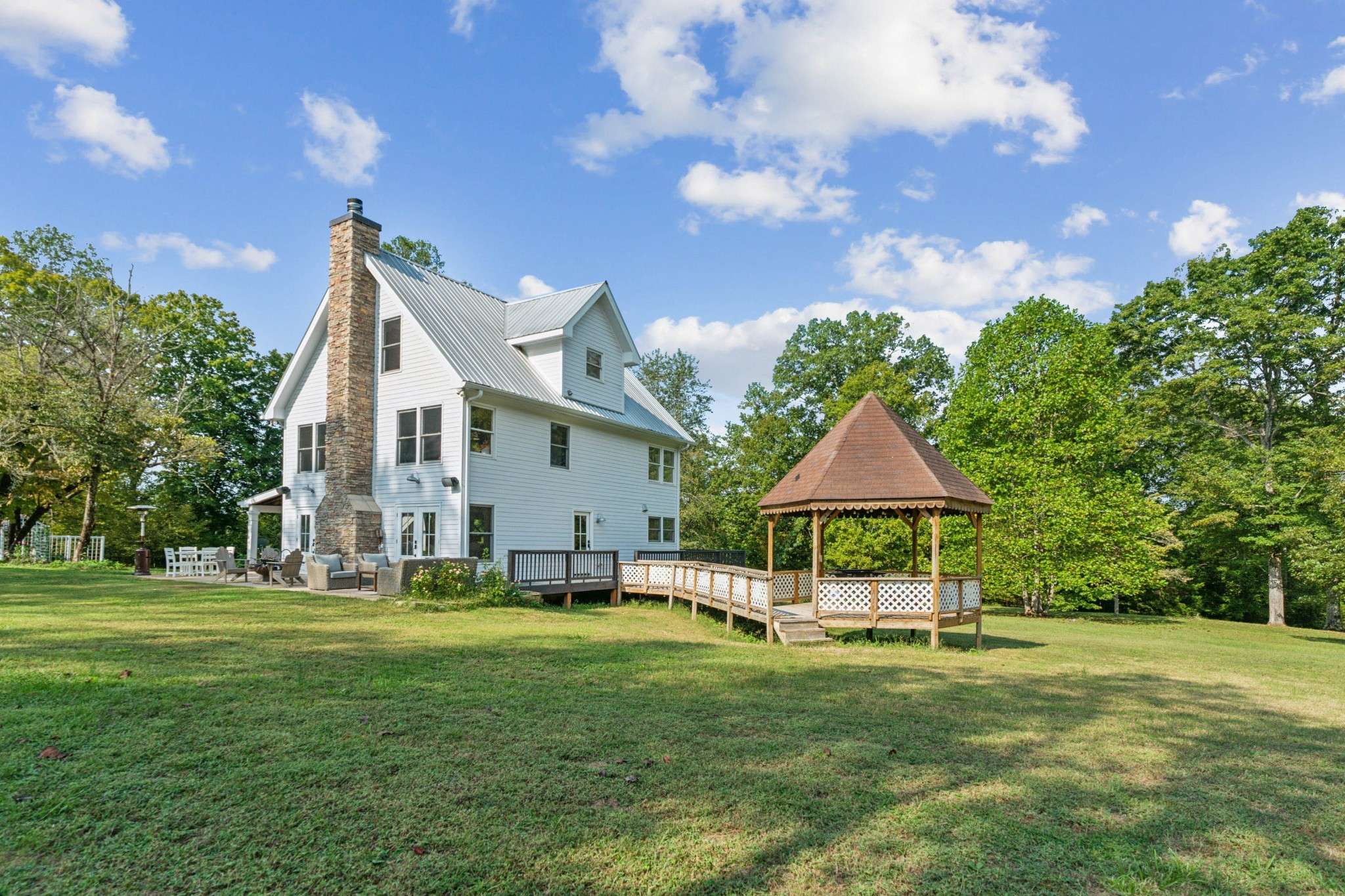 927 Bond Road, Duck River, TN 38454
