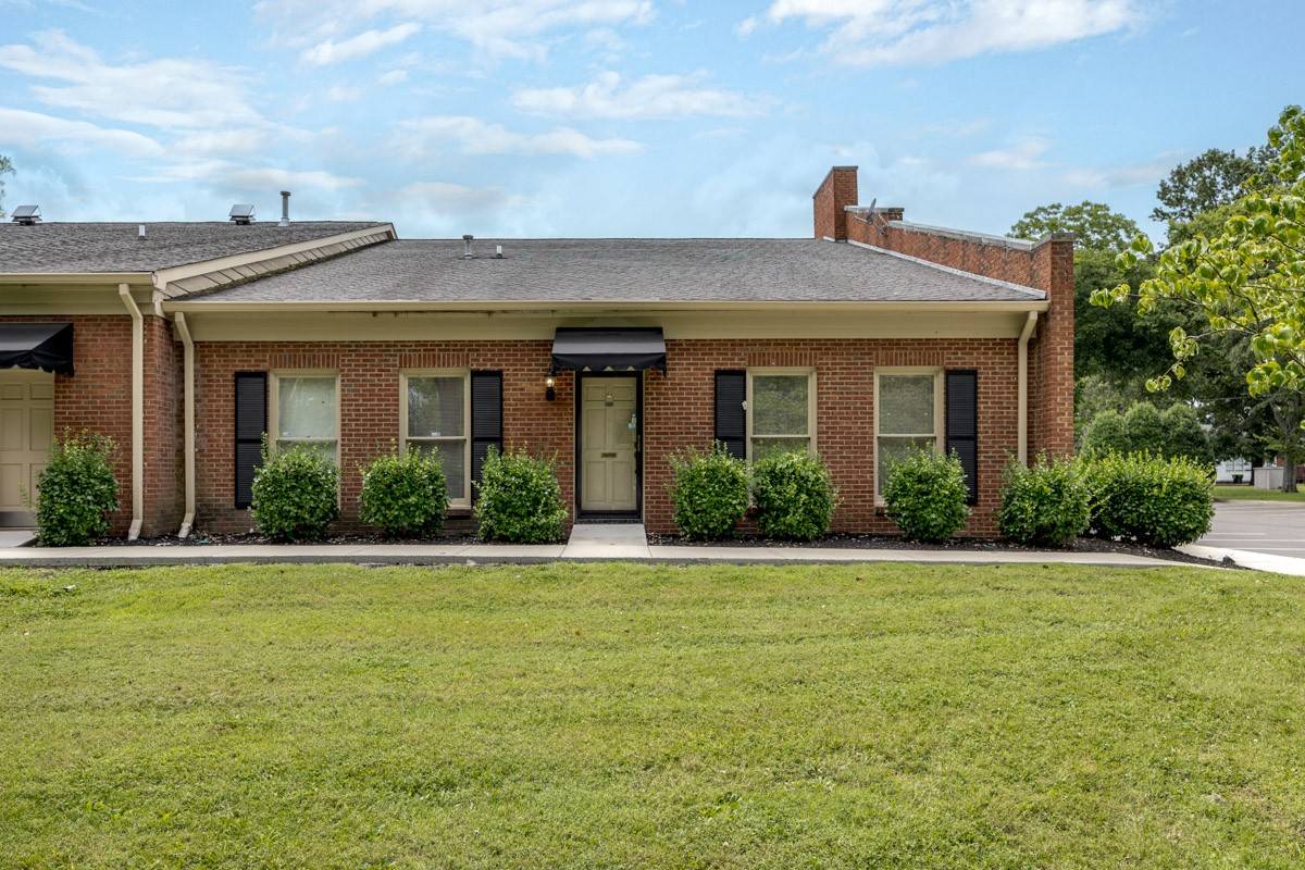 Nashville, TN 37221,8122 Sawyer Brown Rd