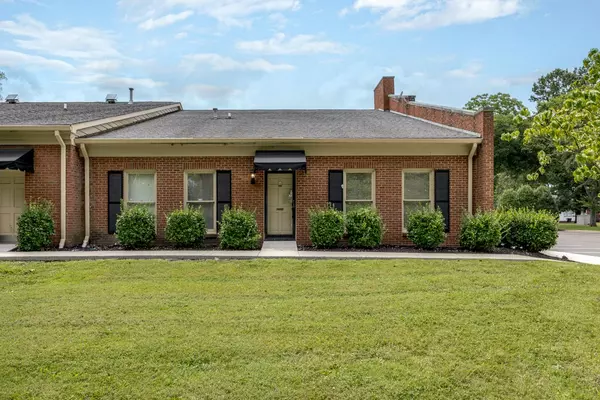 8122 Sawyer Brown Rd, Nashville, TN 37221