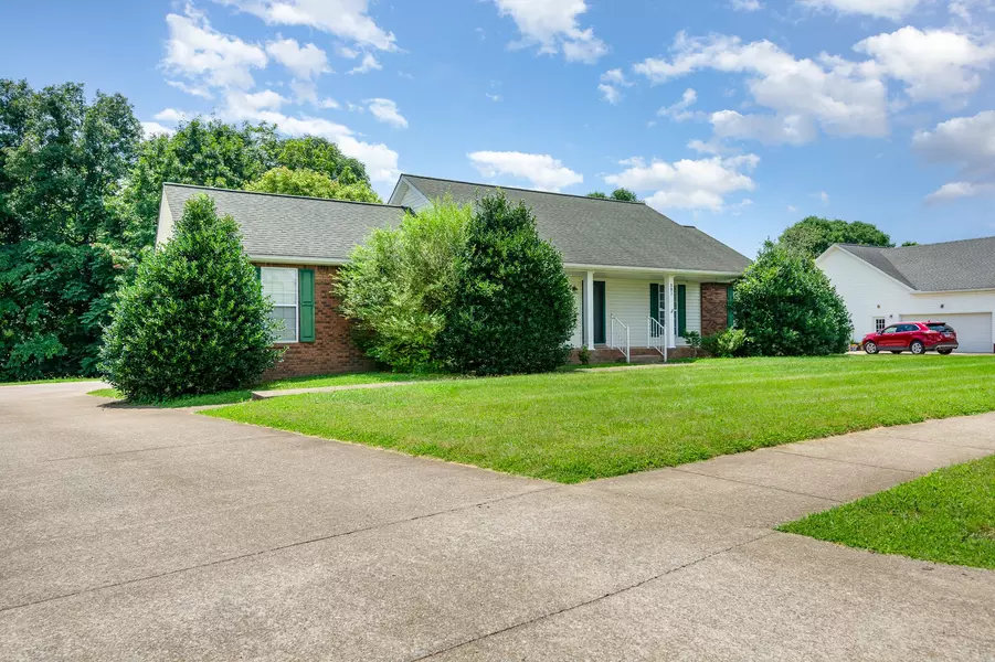 381 Bailey Ln, Pleasant View, TN 37146