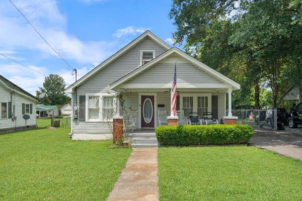 315 W Linden Ave, Hohenwald, TN 38462